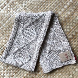 NWT Guess  Marled Scarf